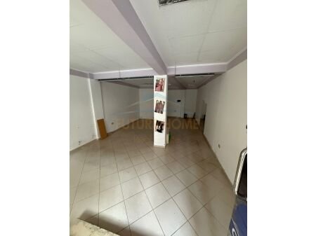 Tirane, shitet dyqan Kati 0, 58 m² 95.000 € (Don Bosko, AREA48271)