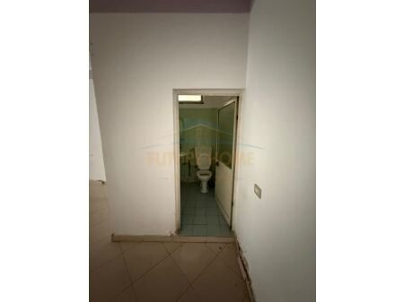 Tirane, shitet dyqan Kati 0, 58 m² 95.000 € (Don Bosko, AREA48271)