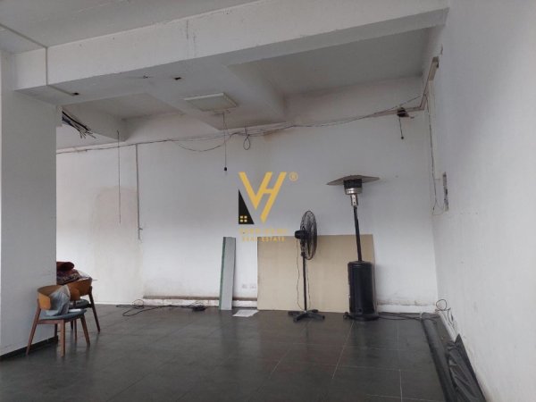 Tirane, shitet dyqan Kati 0, 82 m² 260.000 € (RRUGA E DIBRES)