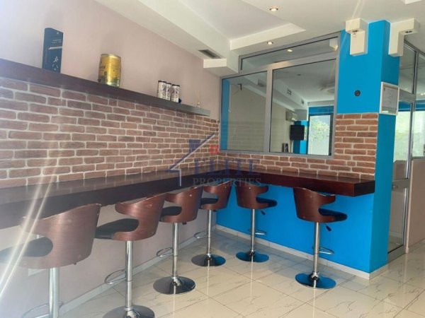 Tirane, jepet me qera dyqan Kati 0, 80 m² 900 € (9 Kateshet)
