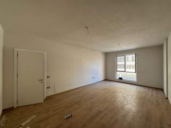 Tirane, shitet apartament 2+1+Aneks+Ballkon Kati 1, 105 m² 103.600 € (UNIVERS CITY)