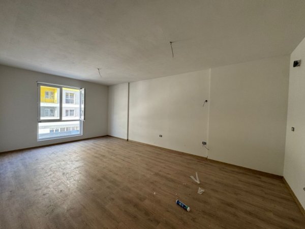 Tirane, shitet apartament 2+1+Aneks+Ballkon Kati 1, 105 m² 103.600 € (UNIVERS CITY)