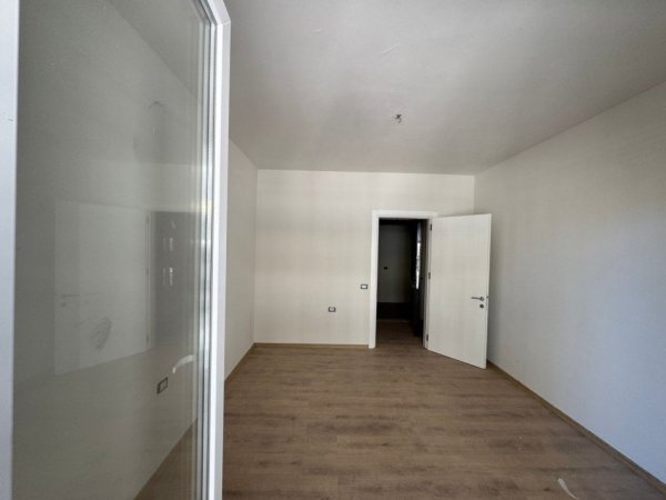 Tirane, shitet apartament 2+1+Aneks+Ballkon Kati 1, 105 m² 103.600 € (UNIVERS CITY)