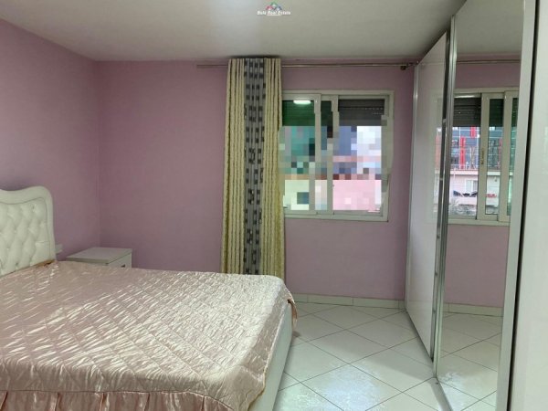 Tirane, jepet me qera Vile 2+1 Kati 3, 140 m² 700 € (don bosko)