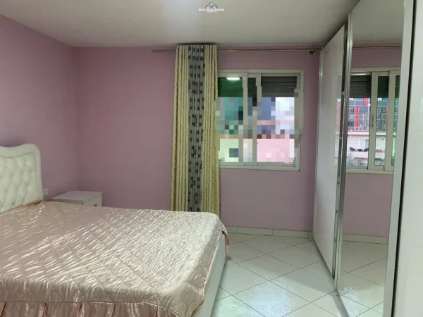 Tirane, jepet me qera Vile 2+1 Kati 3, 140 m² 700 € (don bosko)