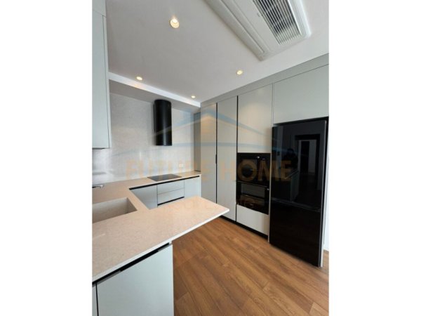 Tirane, jepet me qera apartament 2+1+Ballkon Kati 7, 101 m² 1.600 € (Liqeni Artificial)