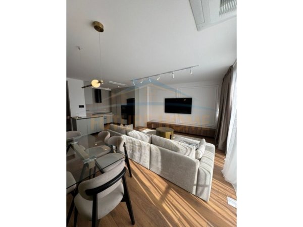 Tirane, jepet me qera apartament 2+1+Ballkon Kati 7, 101 m² 1.600 € (Liqeni Artificial)
