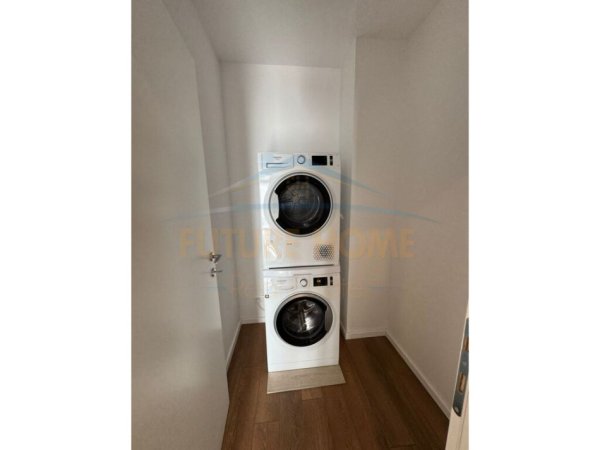 Tirane, jepet me qera apartament 2+1+Ballkon Kati 7, 101 m² 1.600 € (Liqeni Artificial)