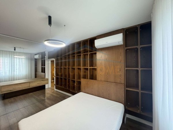 Tirane, jepet me qera apartament 2+1+Ballkon Kati 3, 105 m² 600 € (Unaza e Re)