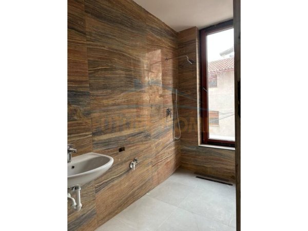 Tirane, shitet apartament 1+1+Aneks+Ballkon Kati 1, 49 m² 146.880 € (RRUGA E KAVAJES)