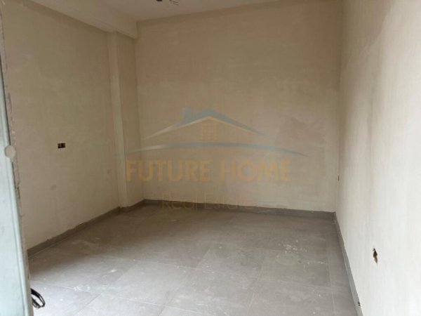 Tirane, shitet apartament 1+1+Aneks+Ballkon Kati 1, 49 m² 146.880 € (RRUGA E KAVAJES)