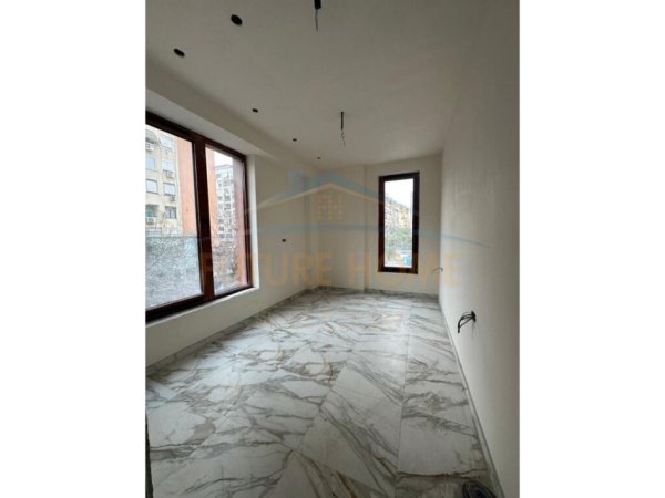 Tirane, shitet apartament 2+1+Aneks+Ballkon Kati 1, 88 m² 263.070 € (RRUGA E KAVAJES)