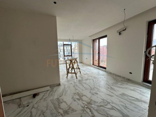 Tirane, shitet apartament 1+1+Aneks+Ballkon Kati 7, 69 m² 205.260 € (RRUGA E KAVAJES)