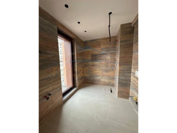 Tirane, shitet apartament 1+1+Aneks+Ballkon Kati 7, 69 m² 205.260 € (RRUGA E KAVAJES)