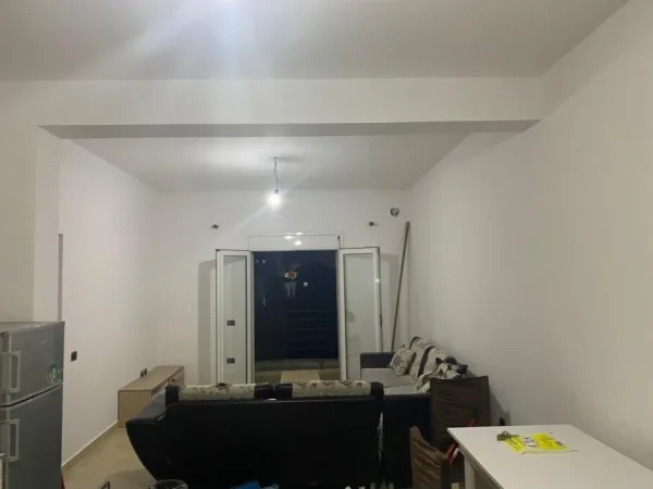 Tirane, jepet me qera apartament 2+1 Kati 3, 90 m² 400 € (ASTIR)