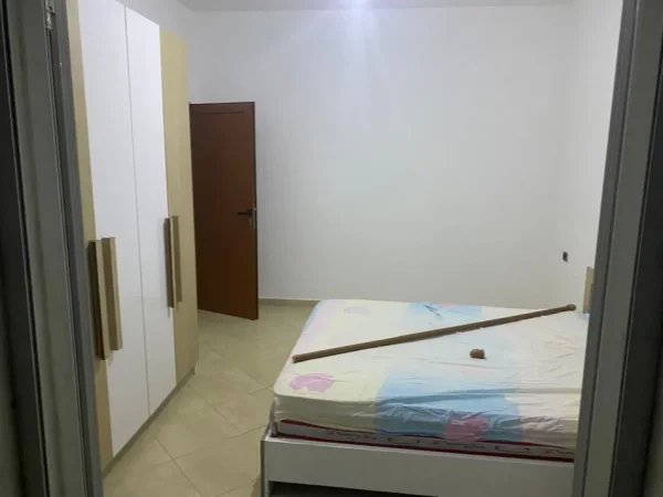 Tirane, jepet me qera apartament 2+1 Kati 3, 90 m² 400 € (ASTIR)