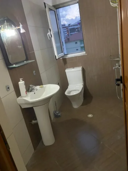 Tirane, jepet me qera apartament 2+1 Kati 3, 90 m² 400 € (ASTIR)