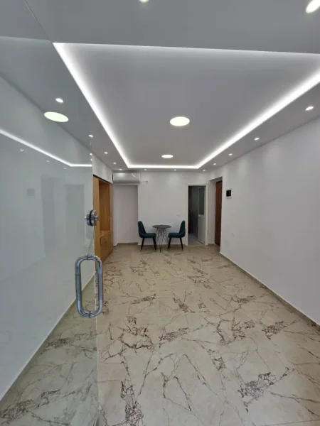 Tirane, shitet ambjent biznesi Kati 0, 32 m² 150.000 € (Rruga Frederik Shiroka, kryqezimi me Sami Frashëri)