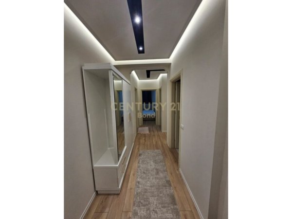 Tirane, shes apartament 2+1+2+VERANDE , 108 m² 215.000 € (Liqeni i Thatë)