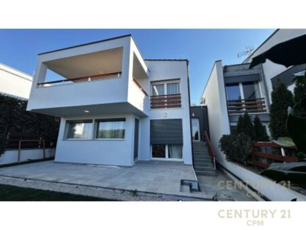 Tirane, shes Vile , 219 m² 640.000 € (Qendra Tregtare TEG)