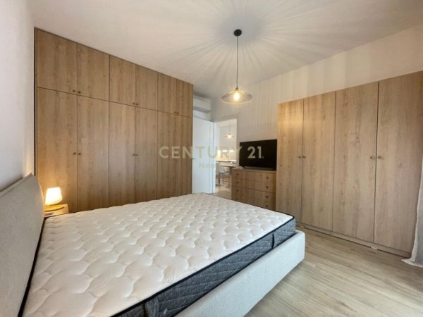 Tirane, jap me qera apartament 1+1+POST PARKIMI+Ballkon , 64 m² 800 € (Liqeni i Thatë)