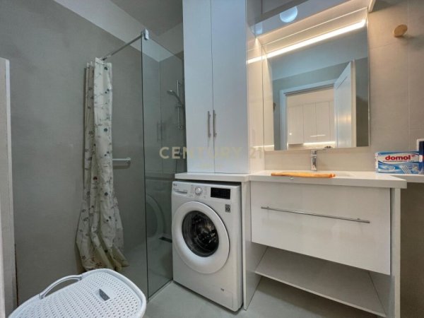 Tirane, jap me qera apartament 1+1+POST PARKIMI+Ballkon , 64 m² 800 € (Liqeni i Thatë)