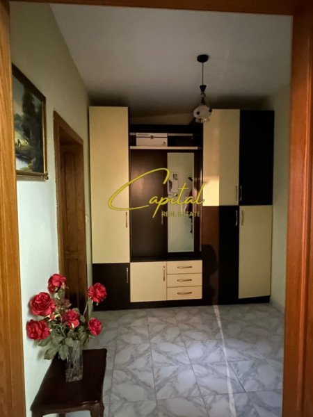 Tirane, jepet me qera apartament 2+1 Kati 1, 110 m² 500 € (RRUGA BARDHYL)
