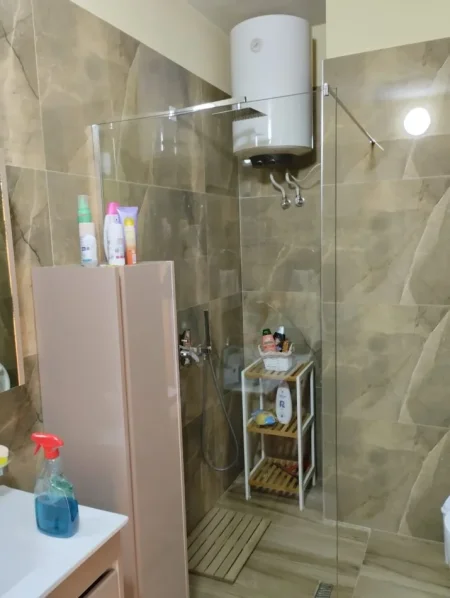 Tirane, shitet 2+1+Ballkon Kati 3,