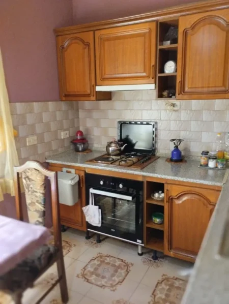 Tirane, shitet 2+1+Ballkon Kati 3,