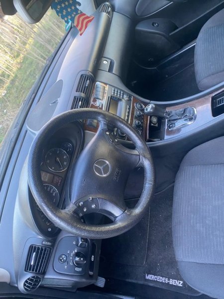 Tirane, shes makine Mercedes Benz C220 2006 Nafte, e zeze automatik Kondicioner 270.000 km 4.500 €