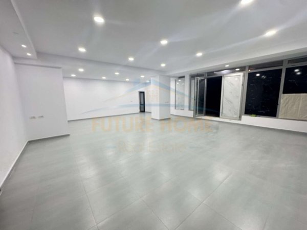 Tirane, jepet me qera ambjent biznesi Kati -1, 85 m² 410 € (UNAZA E RE)