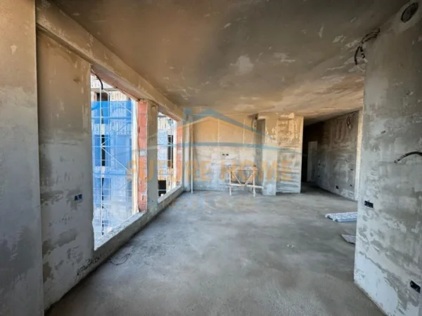 Tirane, shitet apartament 2+1+Ballkon Kati 9, 130 m² 326.250 € (Komuna e Parisit)