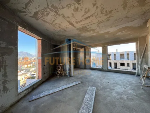 Tirane, shitet apartament 2+1+Ballkon Kati 9, 130 m² 326.250 € (Komuna e Parisit)