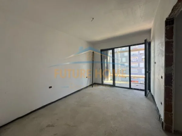Tirane, shitet apartament 1+1+Ballkon Kati 3, 66 m² 122.000 € (Don Bosko)