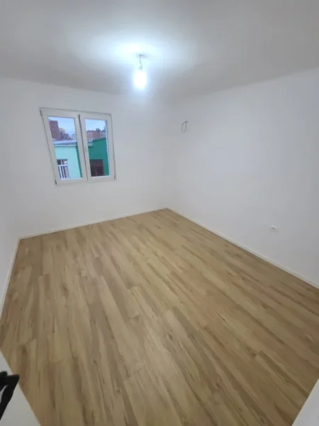 Tirane, shitet apartament 1+1+Aneks+Ballkon Kati 4, 55 m² 120.000 € (rruga bardhyl)