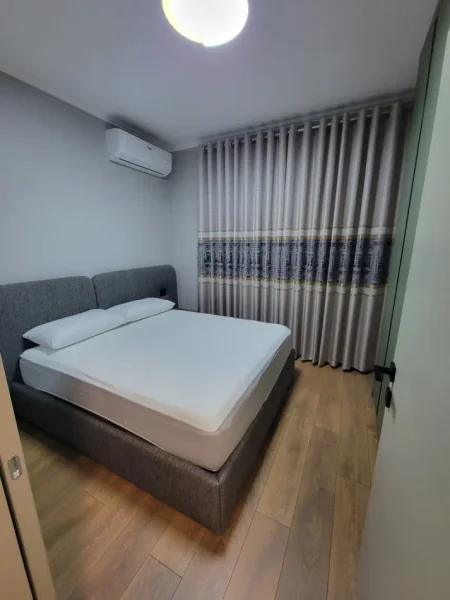 Tirane, jepet me qera apartament 2+1+Ballkon Kati 7, 89 m² 480 € (Fresk)