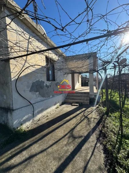 Vlore, shitet shtepi 3+1+Ballkon Kati 0, 150 m² 55.000 € (Kotë, Vlorë)