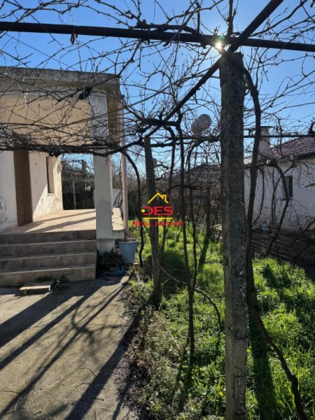 Vlore, shitet shtepi 3+1+Ballkon Kati 0, 150 m² 55.000 € (Kotë, Vlorë)