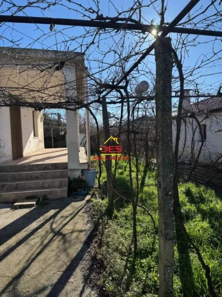 Vlore, shitet shtepi 3+1+Ballkon Kati 0, 150 m² 55.000 € (Kotë, Vlorë)