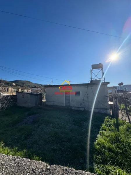 Vlore, shitet shtepi 3+1+Ballkon Kati 0, 150 m² 55.000 € (Kotë, Vlorë)