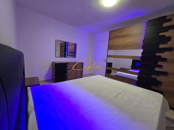 Tirane, jepet me qera apartament 1+1 Kati 5, 65 m² 500 € (VASIL SHANTO)
