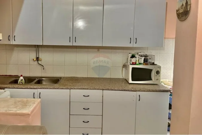 Tirane, shitet 1+1 Kati 5, 57 m² (mine peza)