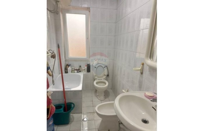 Tirane, shitet 1+1 Kati 5, 57 m² (mine peza)