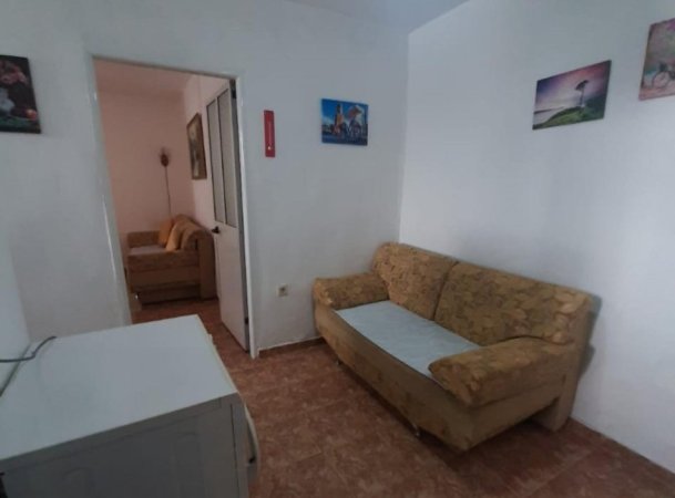 Tirane, jepet me qera apartament 1+1 Kati 1, 57 m² 350 € (PEDIATRIA)