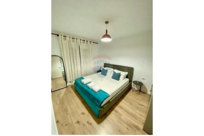 Tirane, jepet me qera 1+1 Kati 3, 60 m² 700 € (myslym shyri)