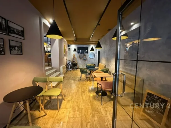 Tirane, shitet ambjent biznesi Kati 0, 180 m² 600.000 € (Xhamlliku)