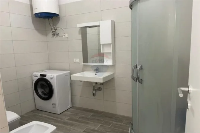 Tirane, jepet me qera apartament 1+1 Kati 3, 70 m² 650 € (Kompleksi Delijorgji)