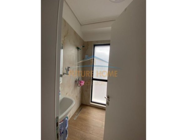 Tirane, jepet me qera apartament 1+1 Kati 11, 69 m² 550 € (Kompleksi Arlis, Farmacia 10, Tirane)