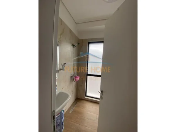 Tirane, jepet me qera apartament 1+1 Kati 11, 69 m² 550 € (Kompleksi Arlis, Farmacia 10, Tirane)