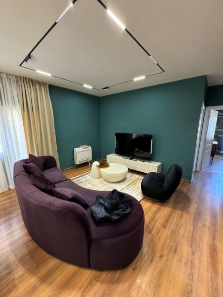 Tirane, jepet me qera apartament 1+1 Kati 1, 76 m² 750 € (Farke)